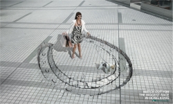 Hong Kong International Race Sponsorship: Giant horse shoe print