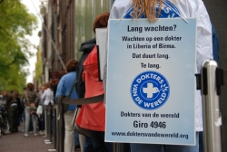 Doctors of the World: Waiting line