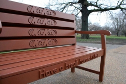 Kit Kat: Bench