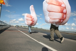 WELHO: THUMBS